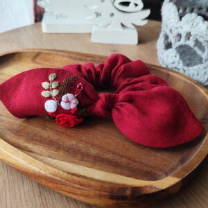 Ręcznie haftowana gumka scrunchie standard z uszkami (1 sztuka) świąteczne kwiaty