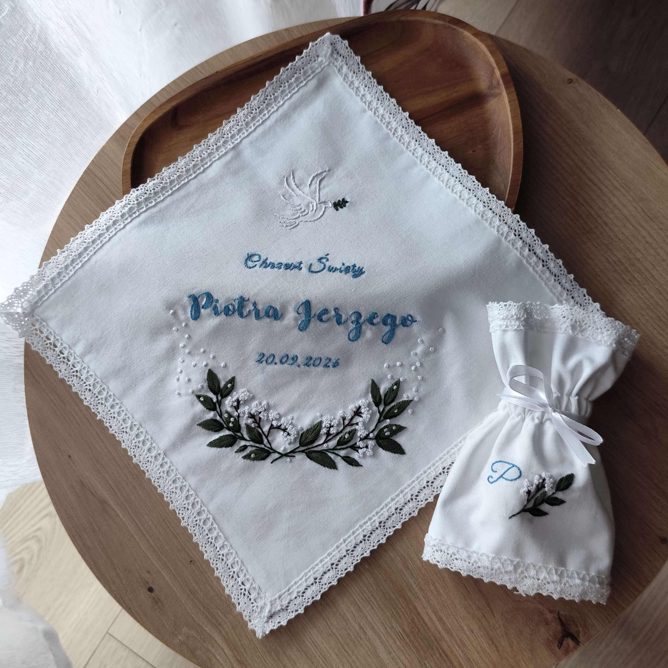 Szatka do Chrztu Świętego gołębica w oliwnym ogrodzie