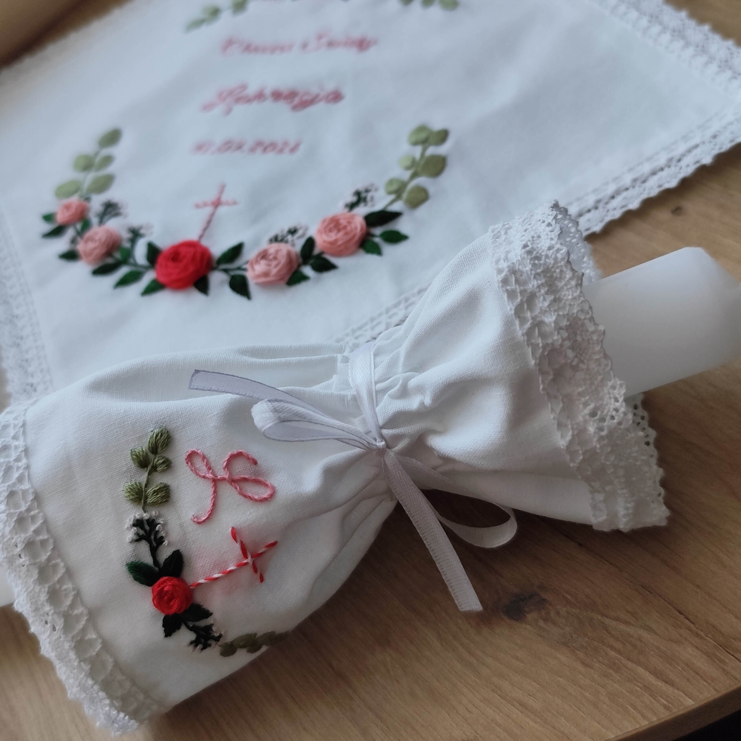 Szatka do Chrztu Świętego różana z krzyżem + profitka - obrazek 3